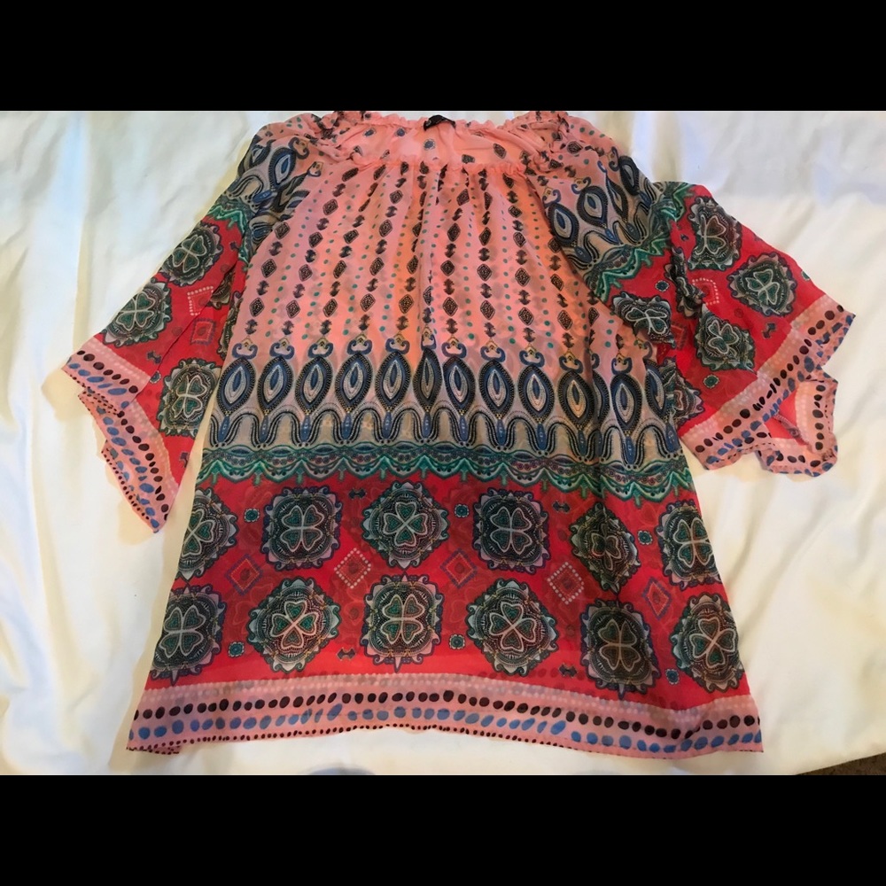 Sheer top! Printed and size L